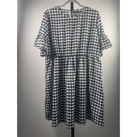 Boohoo Dresses & Skirts - Boohoo Gingham Dress Womens 14 Black White Excellent Ruffle Sleeve Babydoll